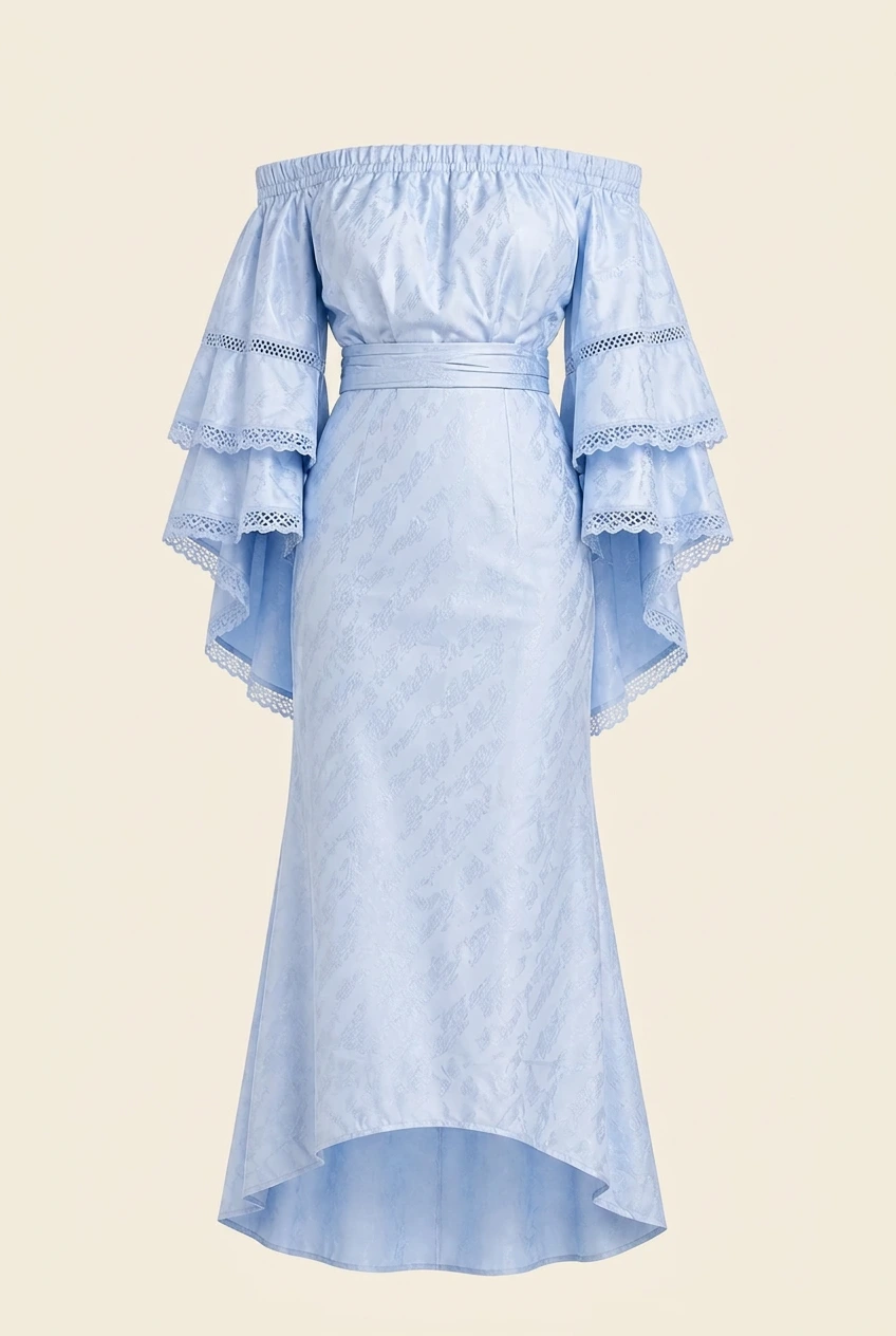 Robe bleu ciel à épaules dénudées et manches volantées